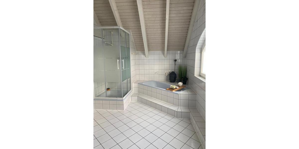 Maisonettenwohnung Filderstadt - 5 Zimmer, 145 m&sup2;, 1.700&euro; | Angebot:26288252