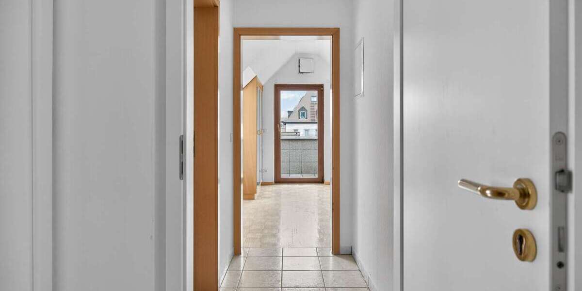 Freistehendes 3-Familienhaus in Stuttgart-Zuffenhausen - Mehrfamilienhaus, Wohnhaus Stuttgart Zuffenhausen | Angebot:25201617