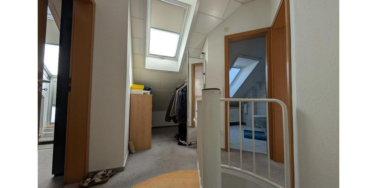 Wohnen über den Weinbergen – Stilvolle 3,5-Zimmer-Maisonette 3.5 zimmer