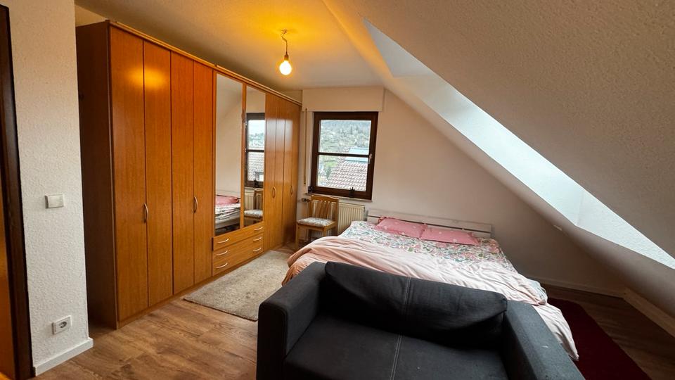 Dachgeschoßwohnung Esslingen am Neckar Hegensberg - 3 Zimmer, 72 m&sup2;, 1.154&euro; | Angebot:26276899