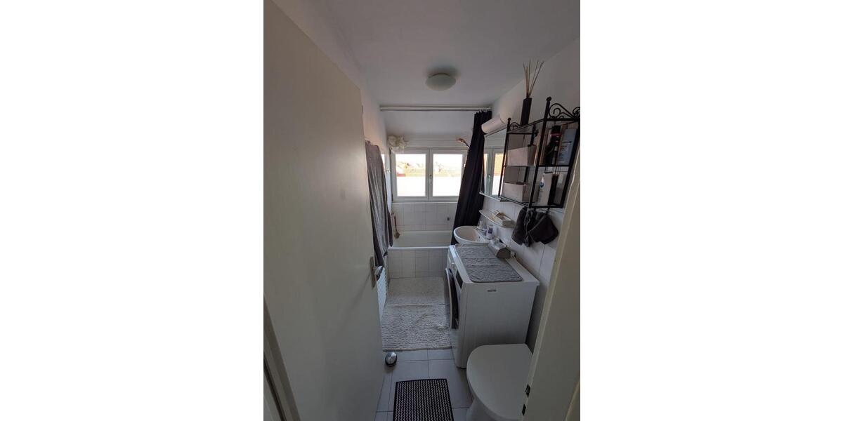 Dachgeschoßwohnung Stuttgart Sillenbuch - 3.5 Zimmer, 66 m&sup2;, 935&euro; | Angebot:26296437