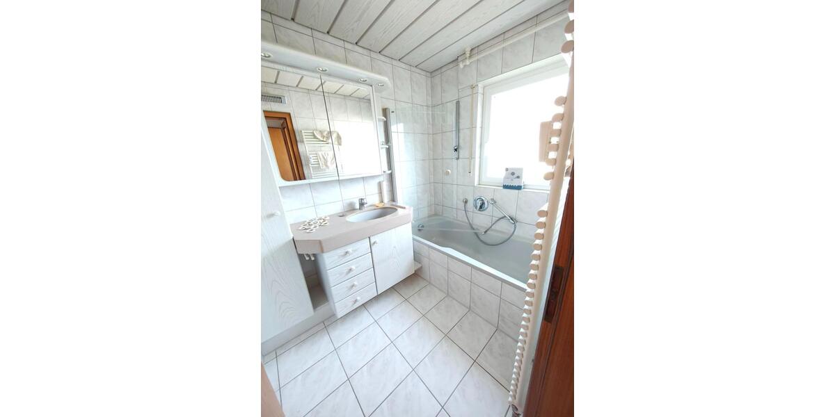 Etagenwohnung Leonberg - 3 Zimmer, 87 m&sup2;, 910&euro; | Angebot:26249345