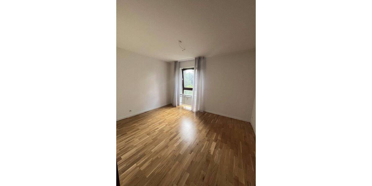 Reihenendhaus Stuttgart Nord - 7 Zimmer, 198 m&sup2;, 2.950&euro; | Angebot:26886443
