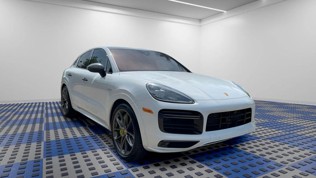 Porsche Cayenne 25.000 km 109.900 &euro; Esslingen am Neckar 73734