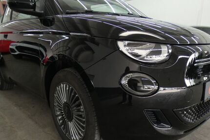 Fiat 500e 19.700 km 15.499 &euro; Metzingen 72555