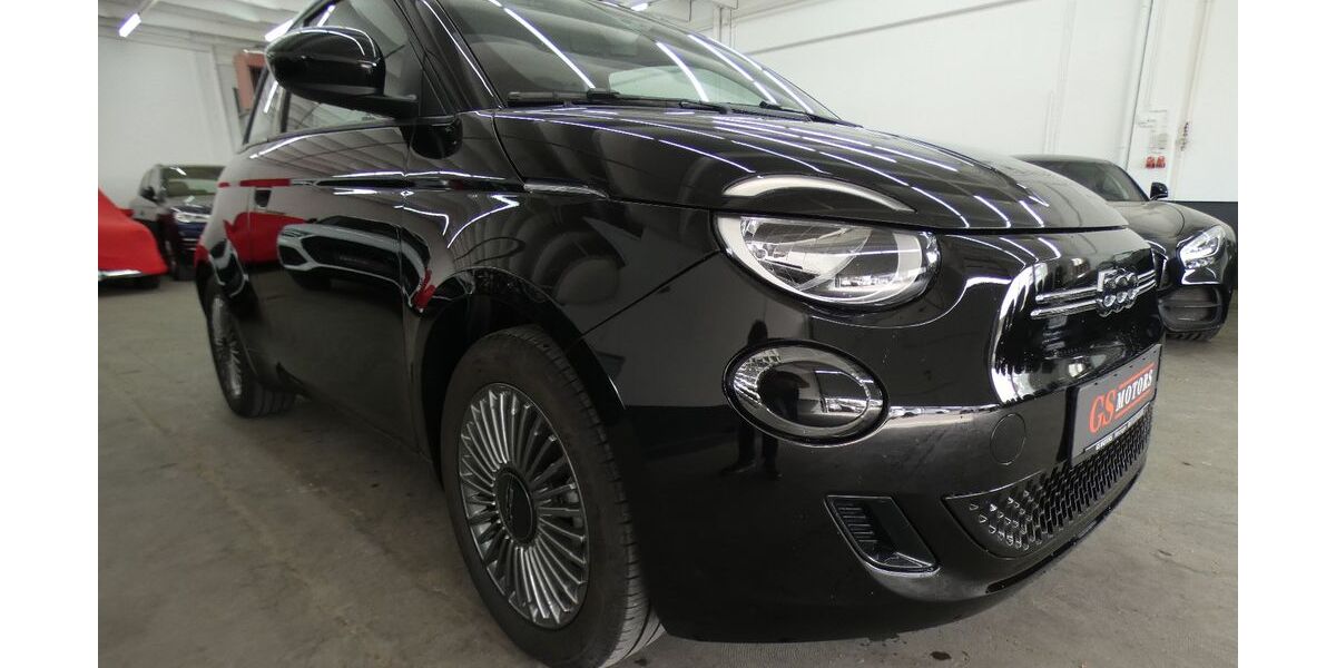Fiat 500e 19.700 km 15.499 &euro; Metzingen 72555