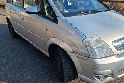 Opel Meriva 88.000 km 2.099 &euro; Weinstadt 71384