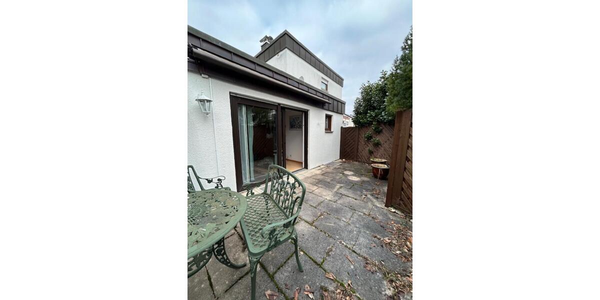 Einfamilienhaus Stuttgart Mühlhausen - 7 Zimmer, 185 m&sup2;, 650.000&euro; | Angebot:24756172