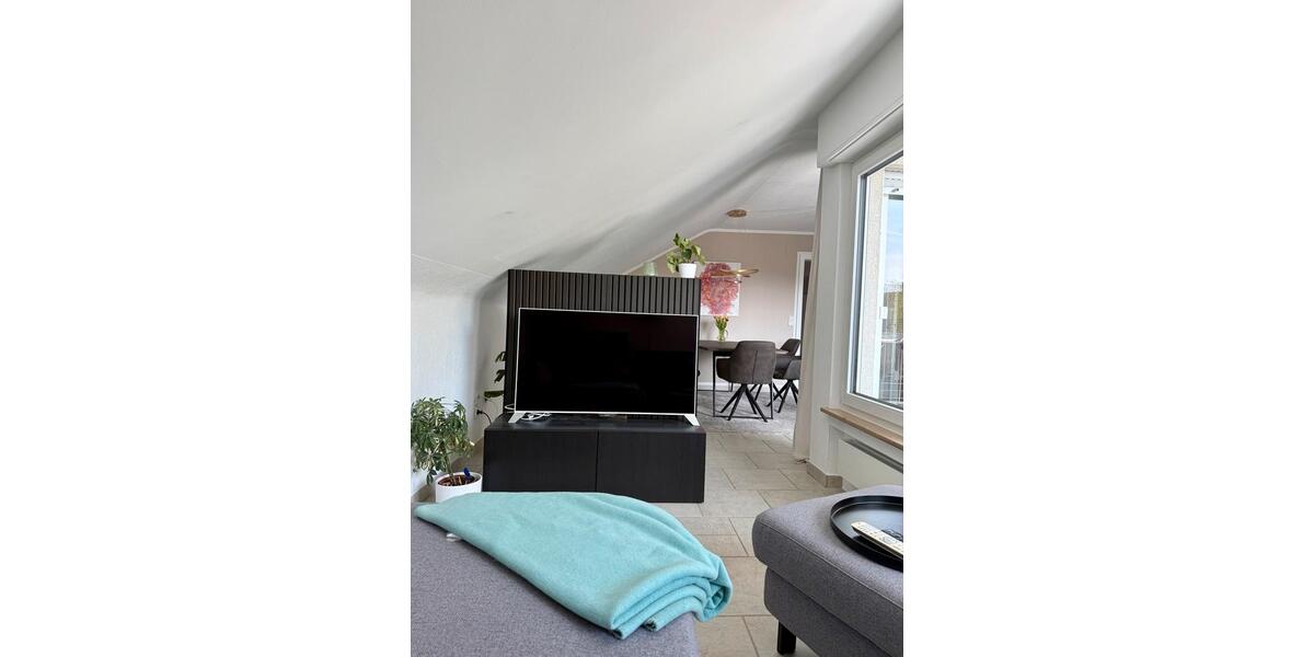 Dachgeschoßwohnung Fellbach Oeffingen - 4 Zimmer, 90 m&sup2;, 1.200&euro; | Angebot:26119987