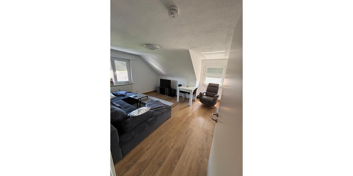 Dachgeschoßwohnung Ludwigsburg Oßweil - 2 Zimmer, 50 m&sup2;, 900&euro; | Angebot:26293128