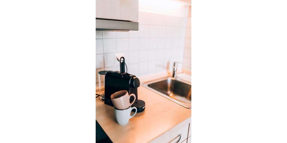 Etagenwohnung Stuttgart Luginsland - 1.5 Zimmer, 30 m&sup2;, 1.100&euro; | Angebot:26312702