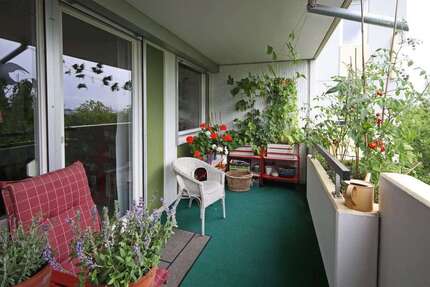 Wohnung zum Kaufen in Ludwigsburg Oßweil 199.000 € 66 m² 2 zimmer