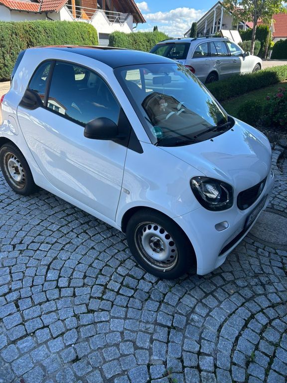 Smart ForTwo 88.000 km 10.700 € Botnang 70195