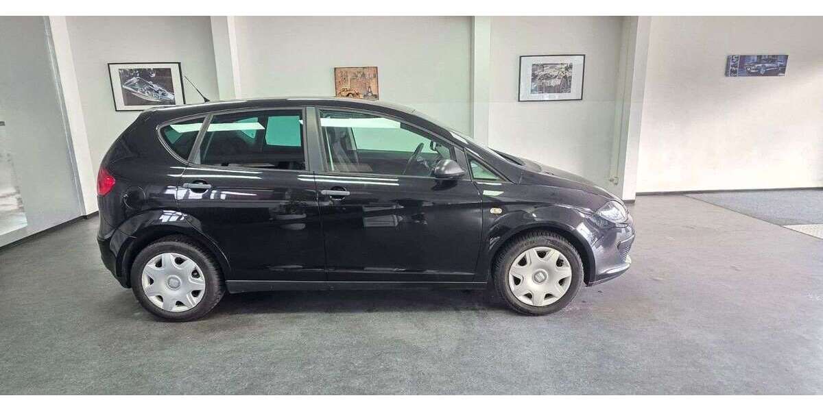 Seat Altea 179.000 km 2.990 &euro; Asperg 71679