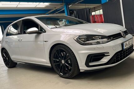 VW Golf 68.564 km 27.888 € Fellbach 70736