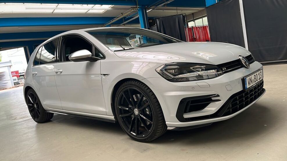 VW Golf 68.564 km 27.888 € Fellbach 70736