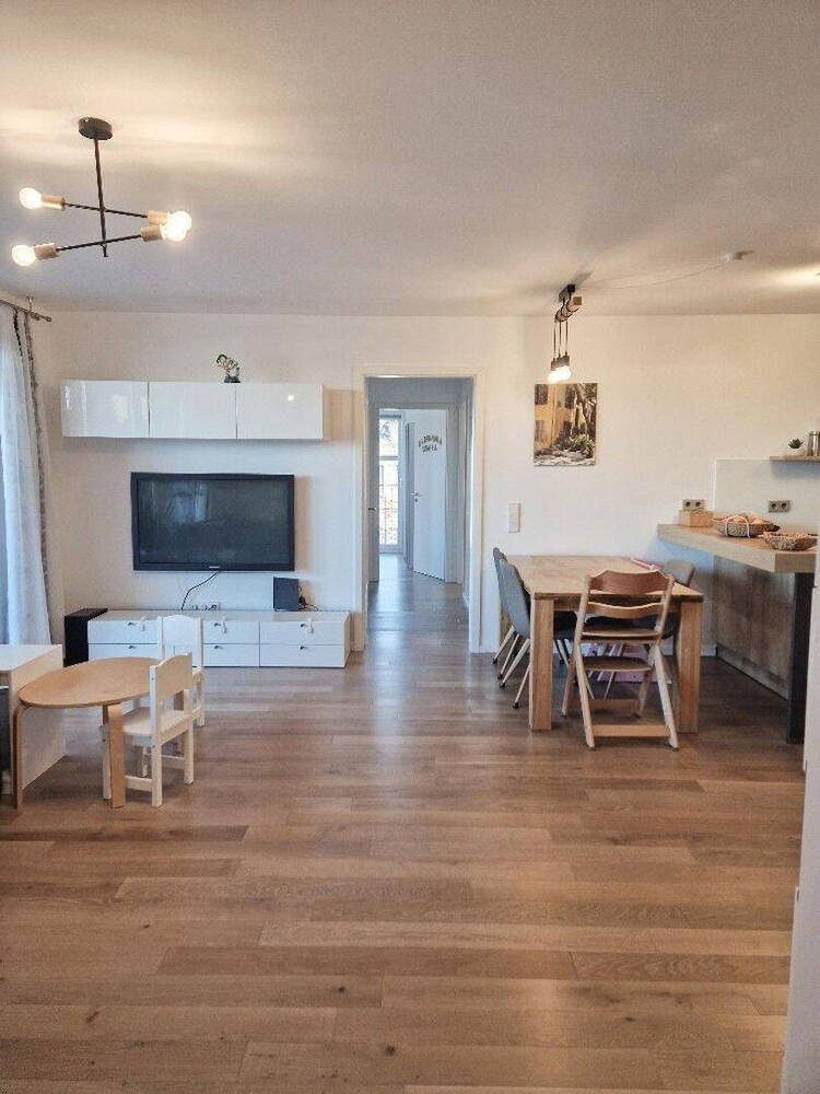 Provisionsfrei! Moderne, barrierefreie 4,5-Zimmer-Wohnung mit zwei Bädern, großem Balkon