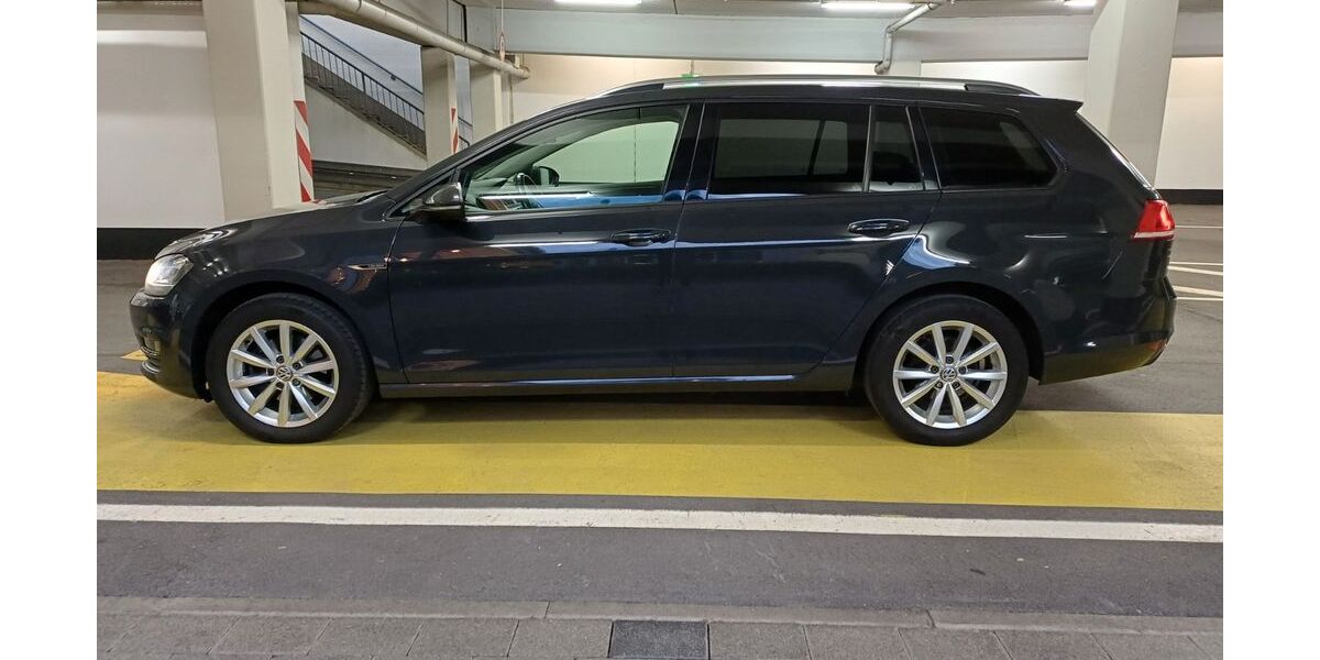 VW Golf 178.000 km 9.000 &euro; Esslingen am Neckar 73733