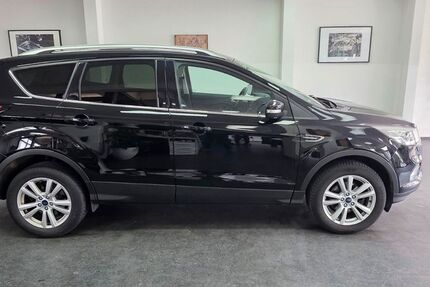 Ford Kuga 96.000 km 10.900 &euro; Asperg/Ludwigsburg bei Stuttgart 71679