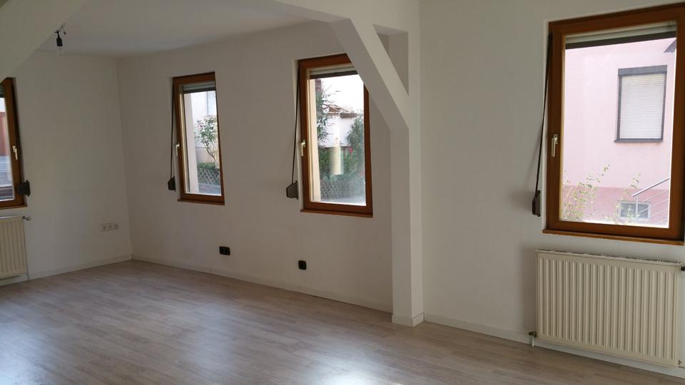 Einfamilienhaus Stuttgart Luginsland - 5.5 Zimmer, 114 m&sup2;, 1.650&euro; | Angebot:25420872