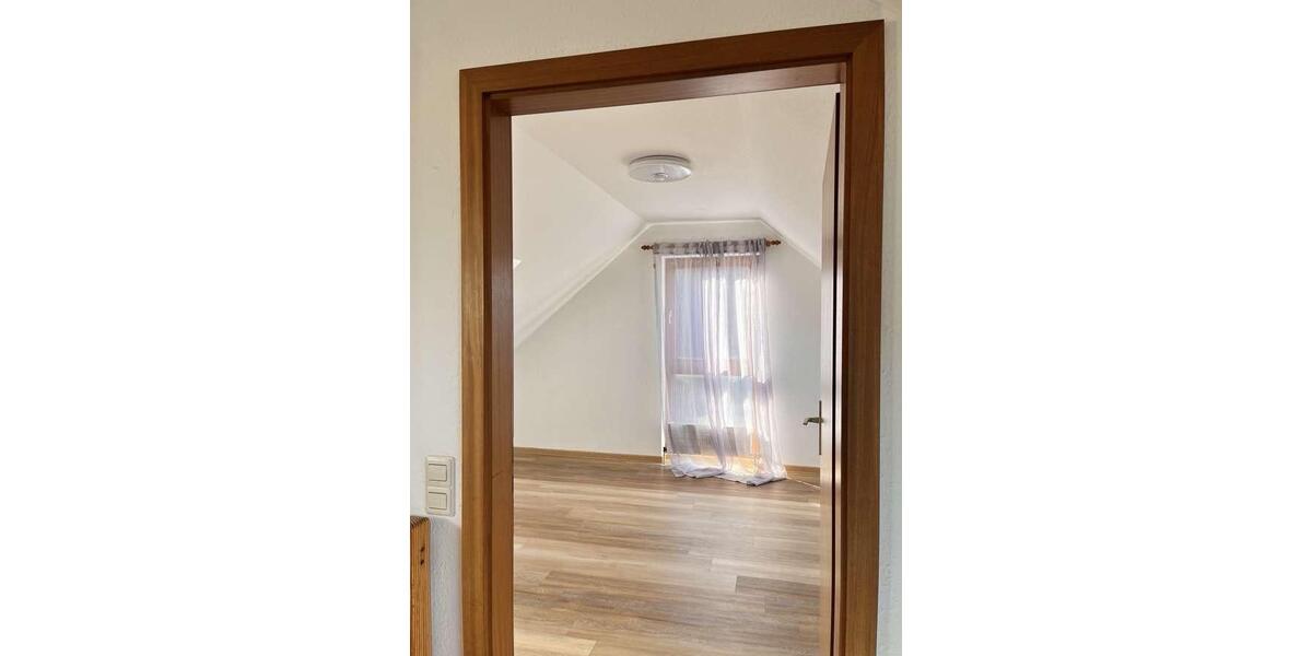 Dachgeschoßwohnung Ostfildern - 3.5 Zimmer, 77 m&sup2;, 1.580&euro; | Angebot:26637748