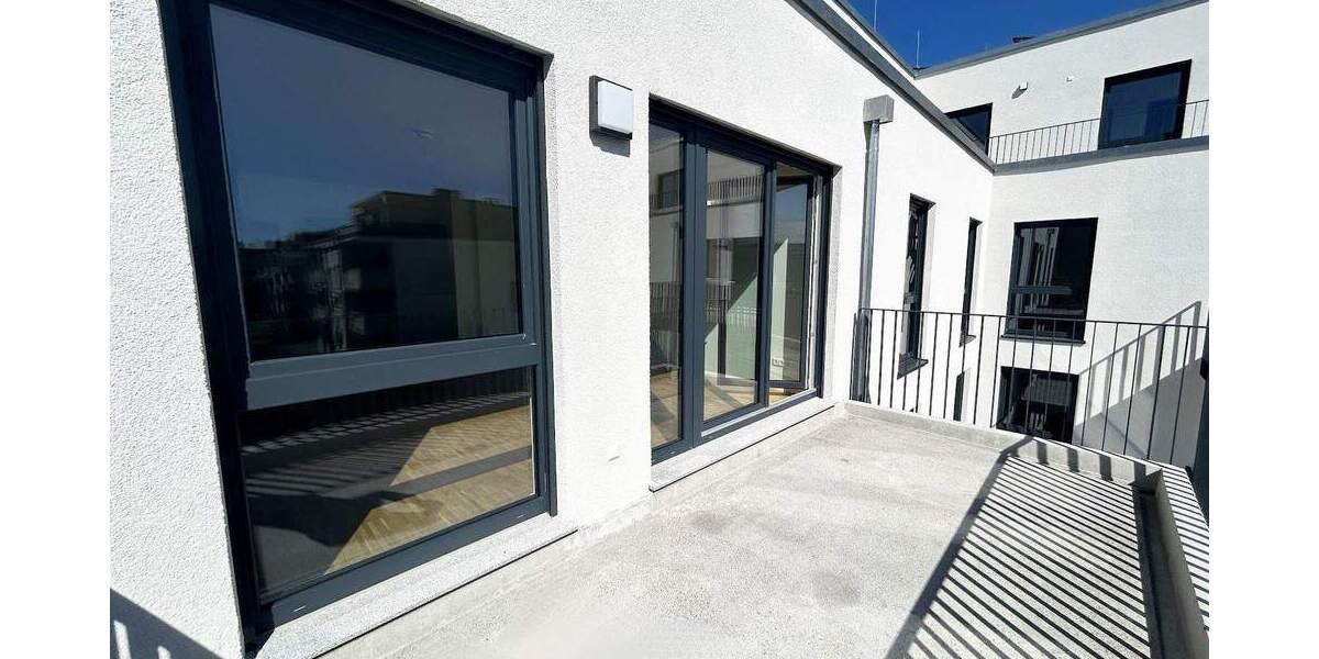 Etagenwohnung Stuttgart Untertürkheim - 5 Zimmer, 120 m&sup2;, 1.990&euro; | Angebot:25727984