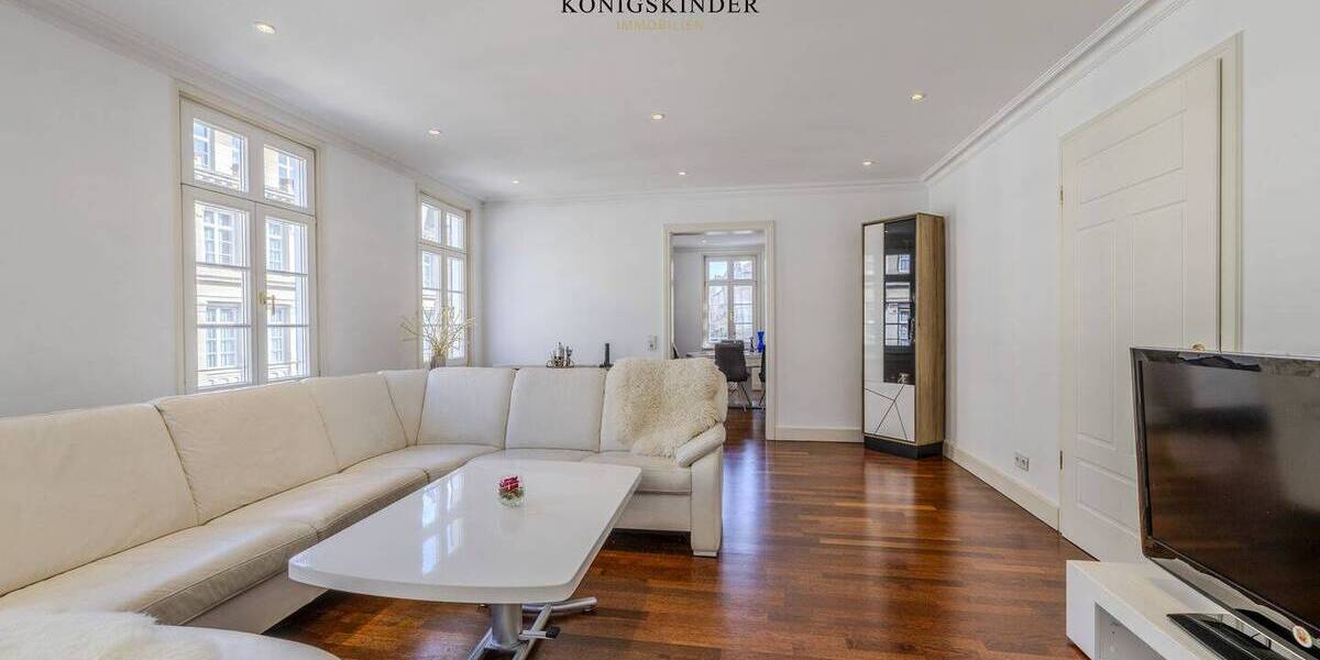 Etagenwohnung Stuttgart Mitte - 5 Zimmer, 130 m&sup2;, 2.700&euro; | Angebot:26859009