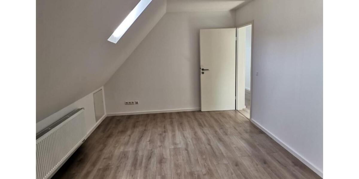 Dachgeschoßwohnung Waiblingen Beinstein - 3 Zimmer, 77 m&sup2;, 230.000&euro; | Angebot:25440428