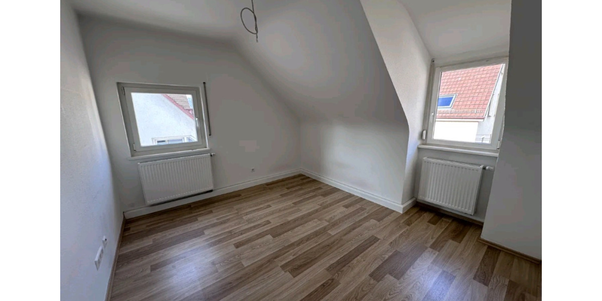 Dachgeschoßwohnung Stuttgart Hedelfingen - 3.5 Zimmer, 58 m&sup2;, 1.000&euro; | Angebot:24859694
