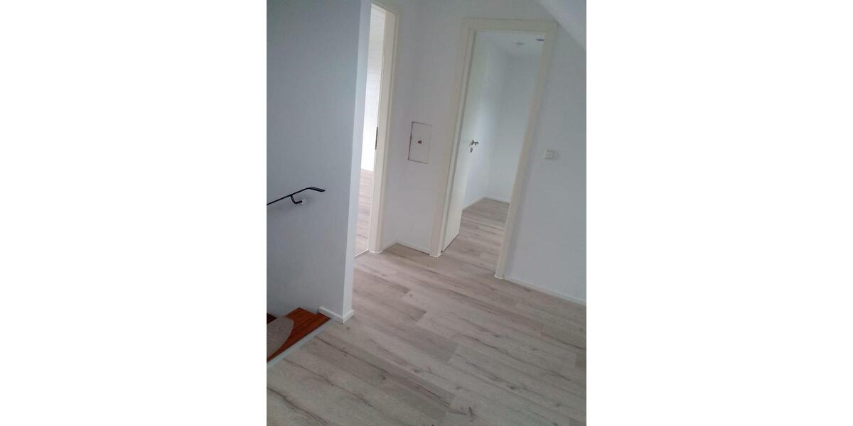 Reihenhaus Friolzheim - 5 Zimmer, 160 m&sup2;, 1.500&euro; | Angebot:26204855