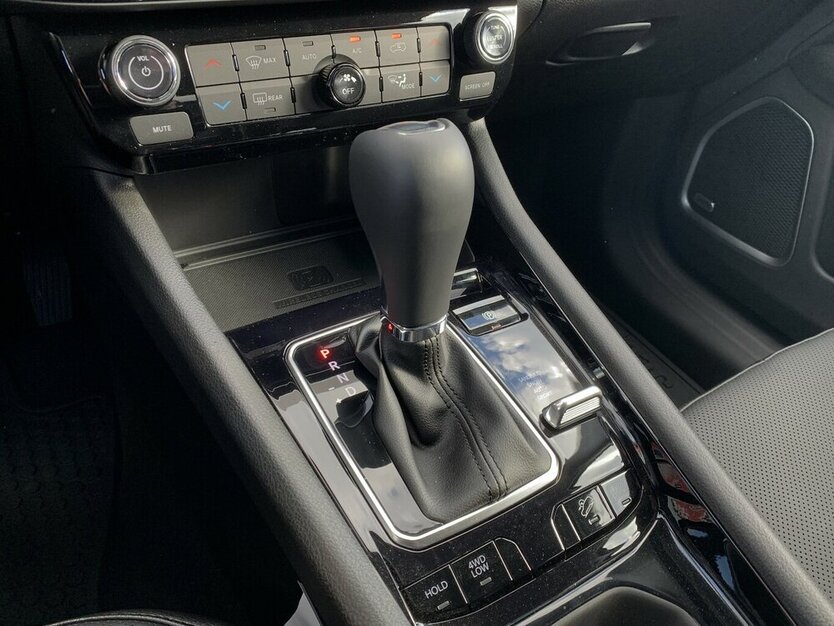 Jeep Compass 1.3 T4 4xe PLUG-IN HYBRID Automatik S 6.500 km 39.900 € Backnang, 71522