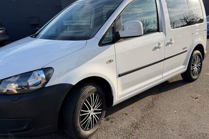 VW Caddy 156.000 km 8.797 &euro; Asperg 71679