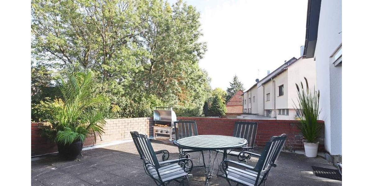 Wohn- und Geschäftshaus mit 3 Wohneinheiten, Büroräumen und Gartengrundstück 1 zimmer