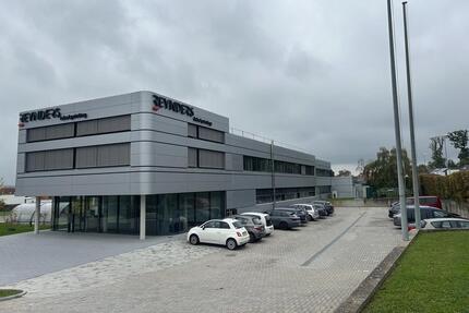 Lichtdurchflutete moderne Büroflächen in exponierter werbewirksamer Lage zimmer