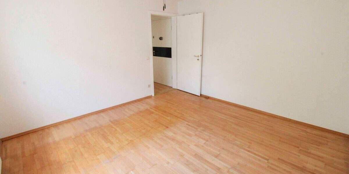 3-Zi.-Terrassenwohnung mit Südgarten, Garage & zentraler Citylage - sofort einziehen oder vermieten 3 zimmer