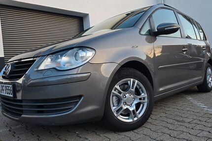 VW Touran 333.000 km 3.900 &euro; Stuttgart 70563