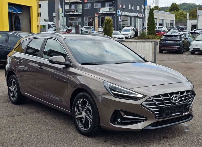 i30