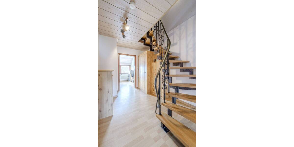 Mehrfamilienhaus, Wohnhaus Stuttgart / Rot Rot - 6 Zimmer, 151 m&sup2;, 698.000&euro; | Angebot:26439174