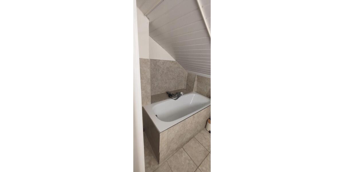 Dachgeschoßwohnung Nürtingen - 2 Zimmer, 65 m&sup2;, 800&euro; | Angebot:26409980