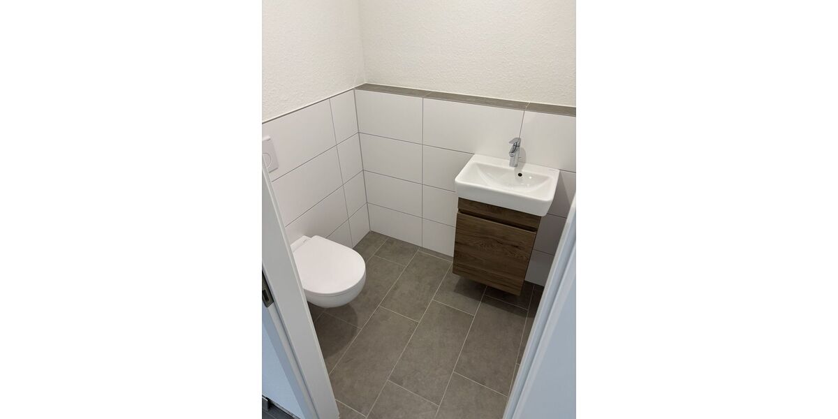 Moderne 3-Zimmer-Wohnung mit Balkon (2. OG mit Aufzug) - Erstbezug - Appartement Kirchheim unter Teck | Angebot:27223081