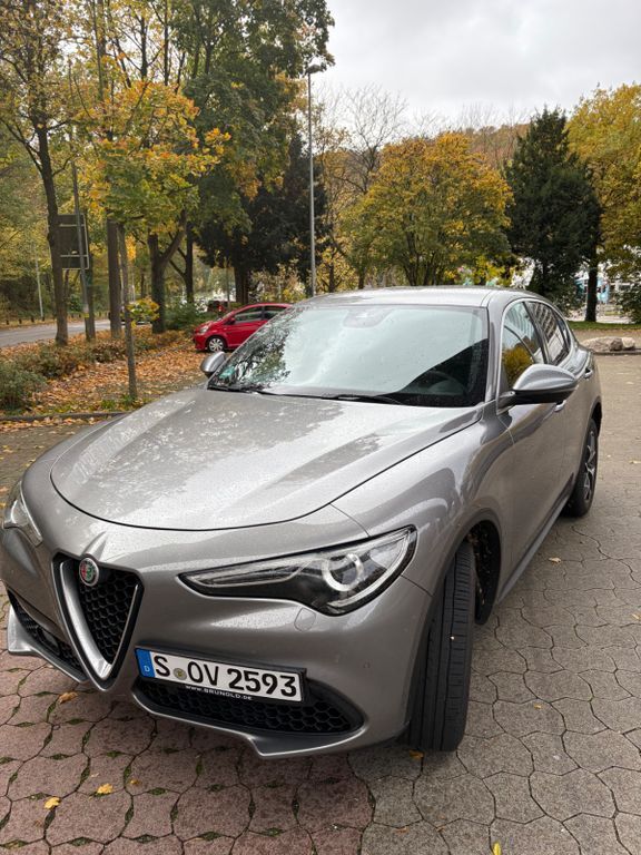 Alfa Romeo Stelvio 79.000 km 25.000 € Stuttgart 70176