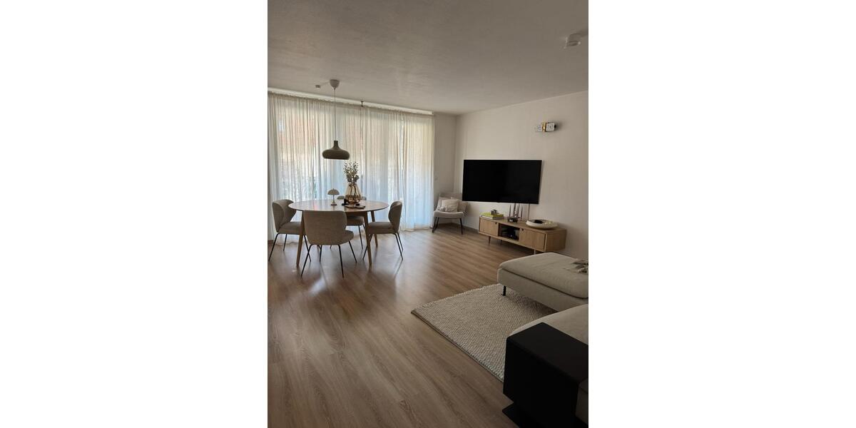 Moderne 3-Zimmer-Wohnung m. Balkon, Aufzug, TG. in zentraler Lage 3 zimmer