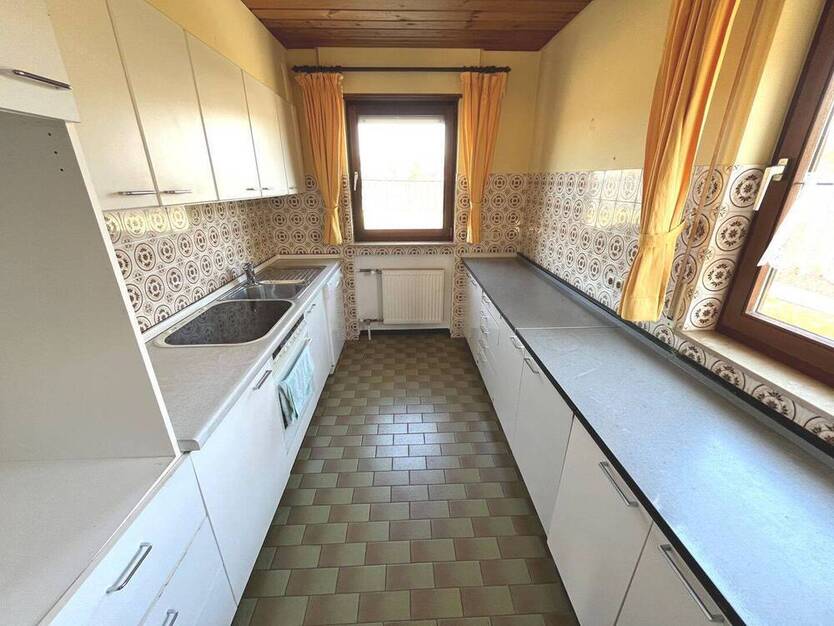Doppelhaushälfte in ruhiger Ortsrandlage.