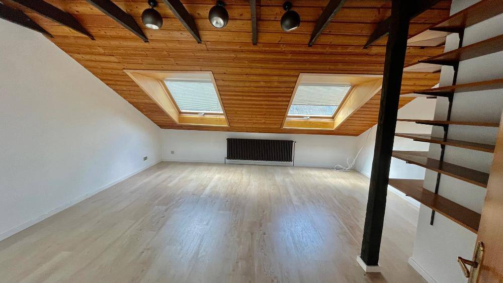Mehrfamilienhaus, Wohnhaus Böblingen - 4 Zimmer, 143 m&sup2;, 2.750&euro; | Angebot:26378141