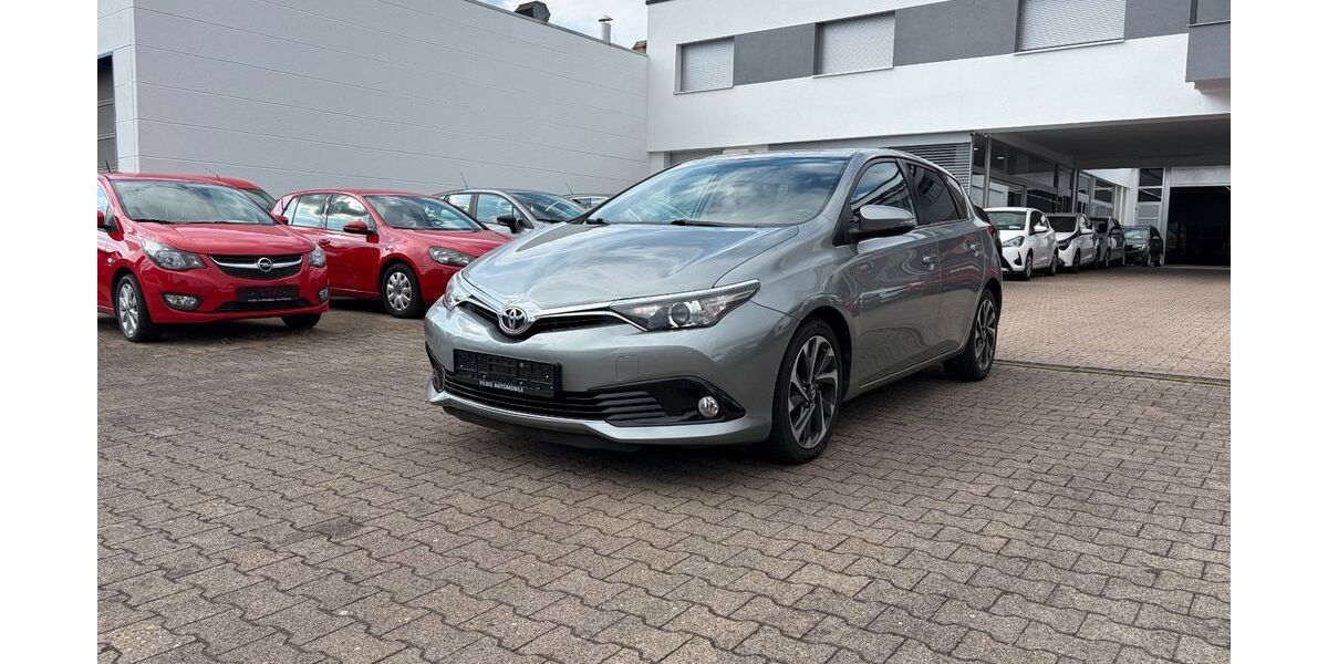 Toyota Auris 157.605 km 9.995 &euro; Stuttgart 70597