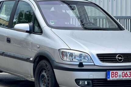 Opel Zafira 177.000 km 2.200 € Waldenbuch 71111