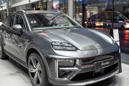 Porsche Macan 12.900 km 122.880 € Böblingen 71034