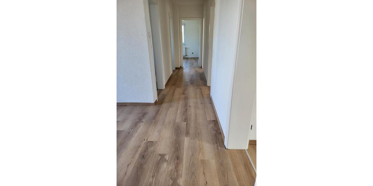 Etagenwohnung Tamm - 3.5 Zimmer, 90 m&sup2;, 1.350&euro; | Angebot:26339962