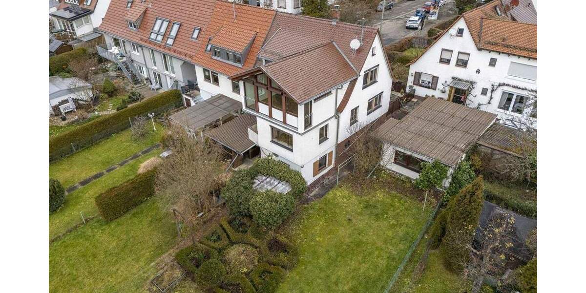 Fachwerkhaus mit großem Grundstück in Stuttgart-Büsnau - ruhig & viel Potenzial 8 zimmer