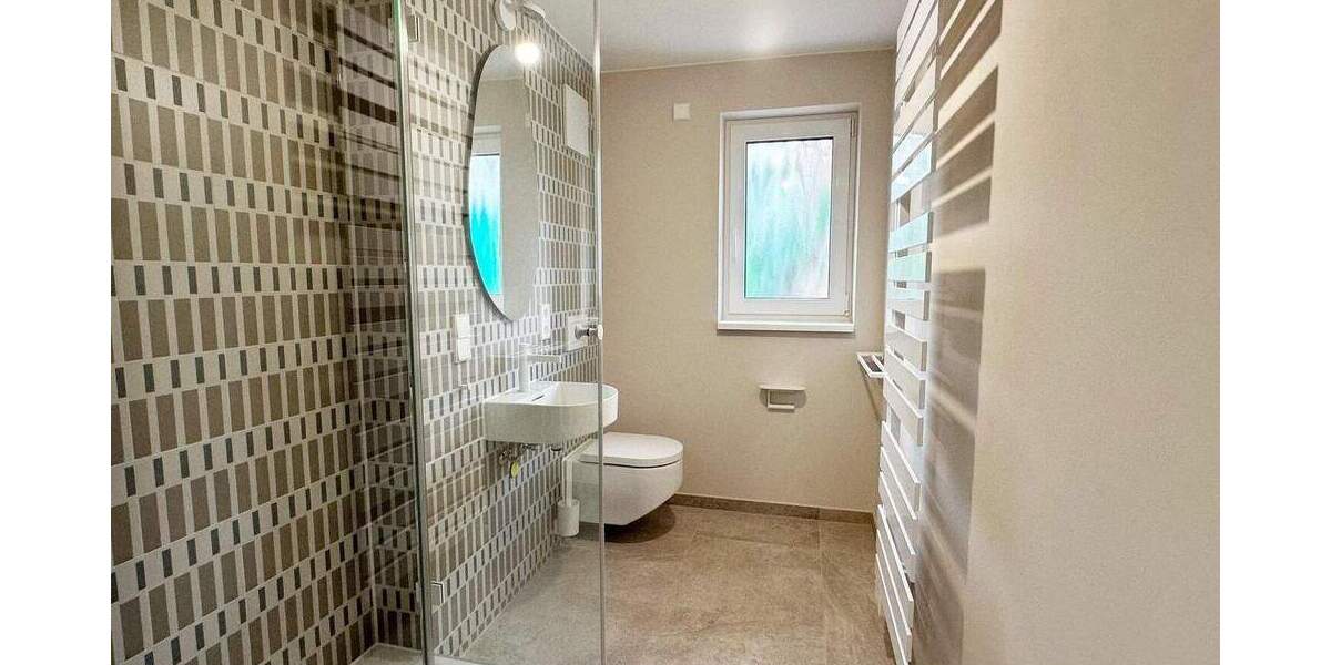 Einfamilienhaus Esslingen am Neckar Sulzgries - 6 Zimmer, 260 m&sup2;, 3.420&euro; | Angebot:24876305